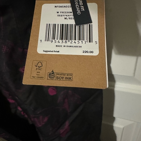 The North Face Women's Black and Pink Ski Jumpsuit - Picture 4 of 6